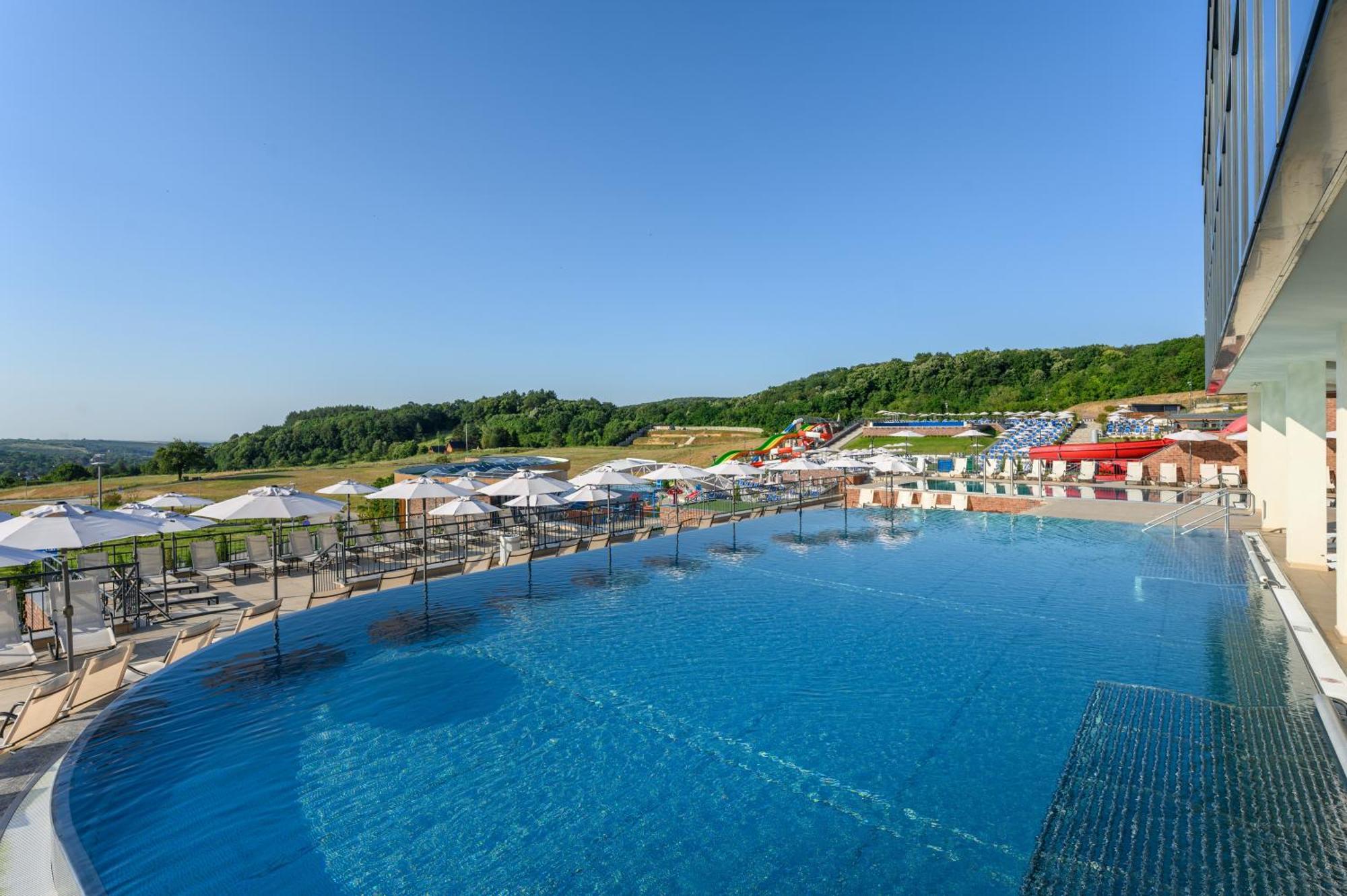 Movenpick Resort And Spa Fruske Terme Vrdnik Exterior photo